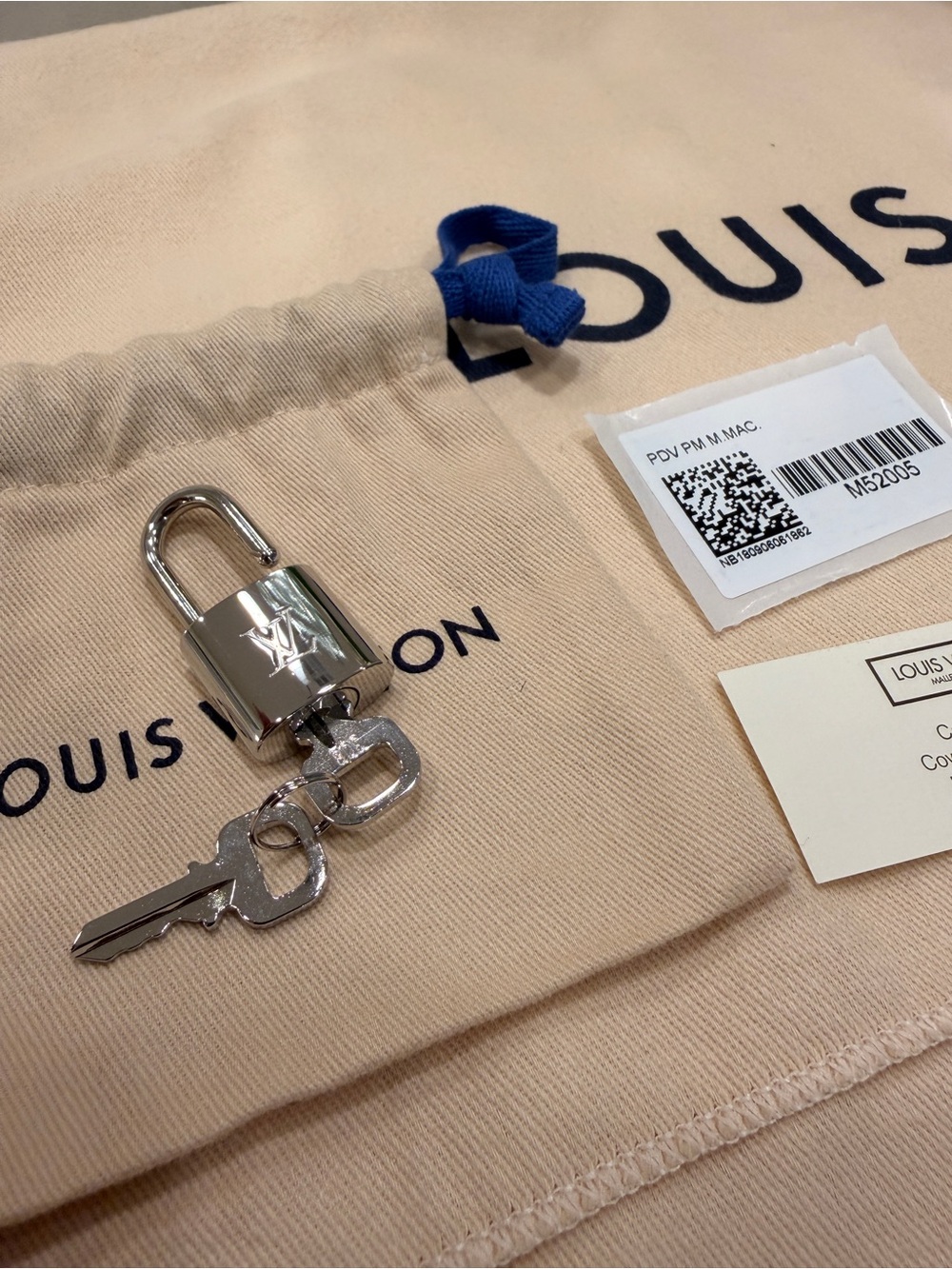Louis Vuitton Porte-Documents Voyage PM in Monogram - Picture 7 of 8